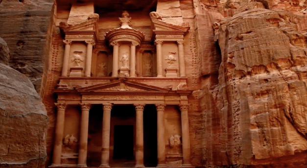 مسكن قوم عاد بالاردن